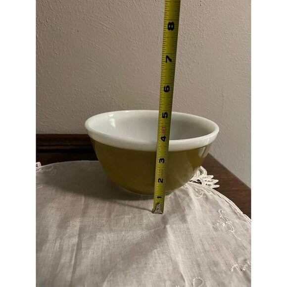 Pyrex Americana 402 1.5 Quart Avocado Green Mixing Bowl - Picture 2 of 4